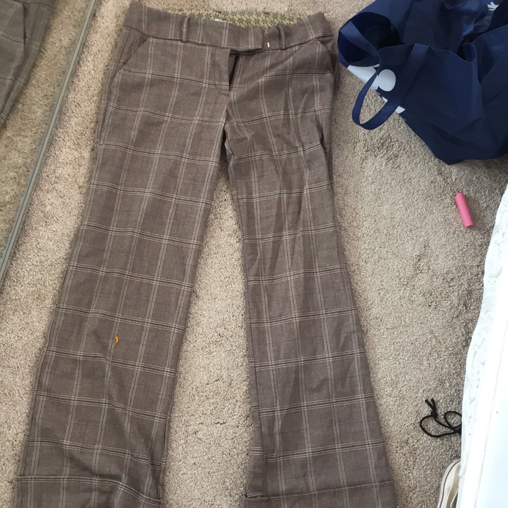 low rise to mid rise pants